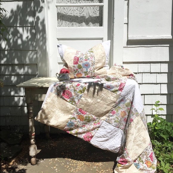 “Introduction” Floral Cottagestyle Pillow/ Throw - Picture 5 of 7